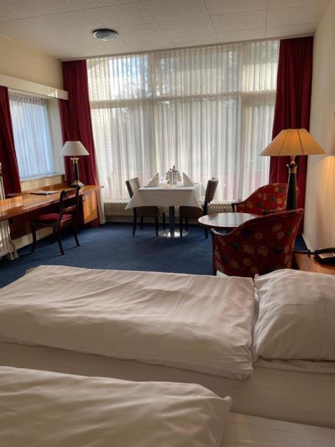 Nol In 'T Bosch Hotel Wageningen Bagian luar foto