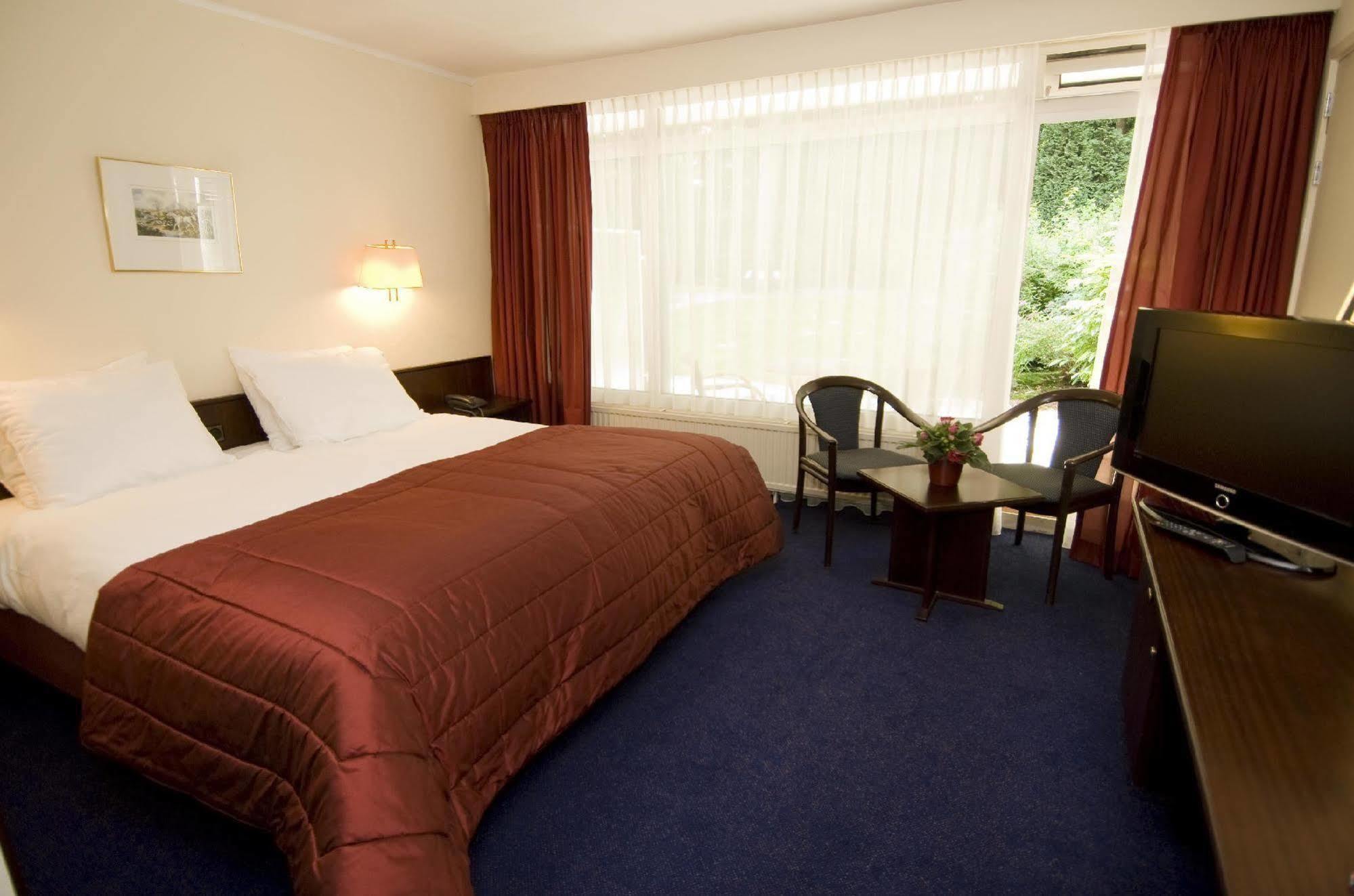 Nol In 'T Bosch Hotel Wageningen Bagian luar foto