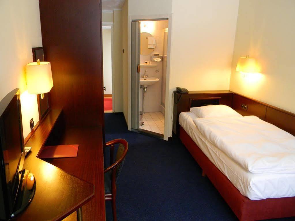 Nol In 'T Bosch Hotel Wageningen Bagian luar foto